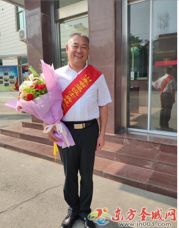 宋伟荣获"山东省退役士兵就业创业标兵"_鑫琦好人_后