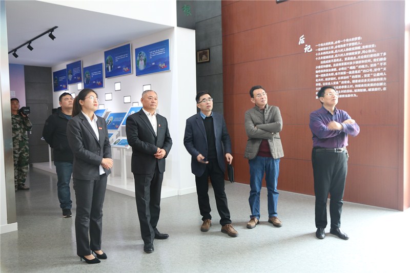新闻资讯      11月9日,跃华教育集团总校长姜凤平,副董事长李炳松